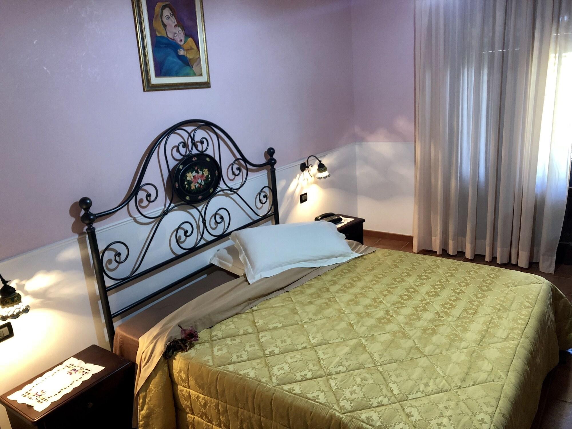 Hotel Oasi Da Paolo カステッルッツォ エクステリア 写真