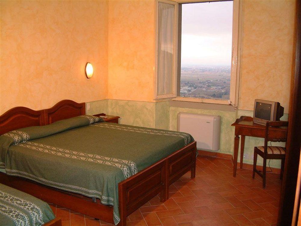 Hotel Oasi Da Paolo カステッルッツォ 部屋 写真