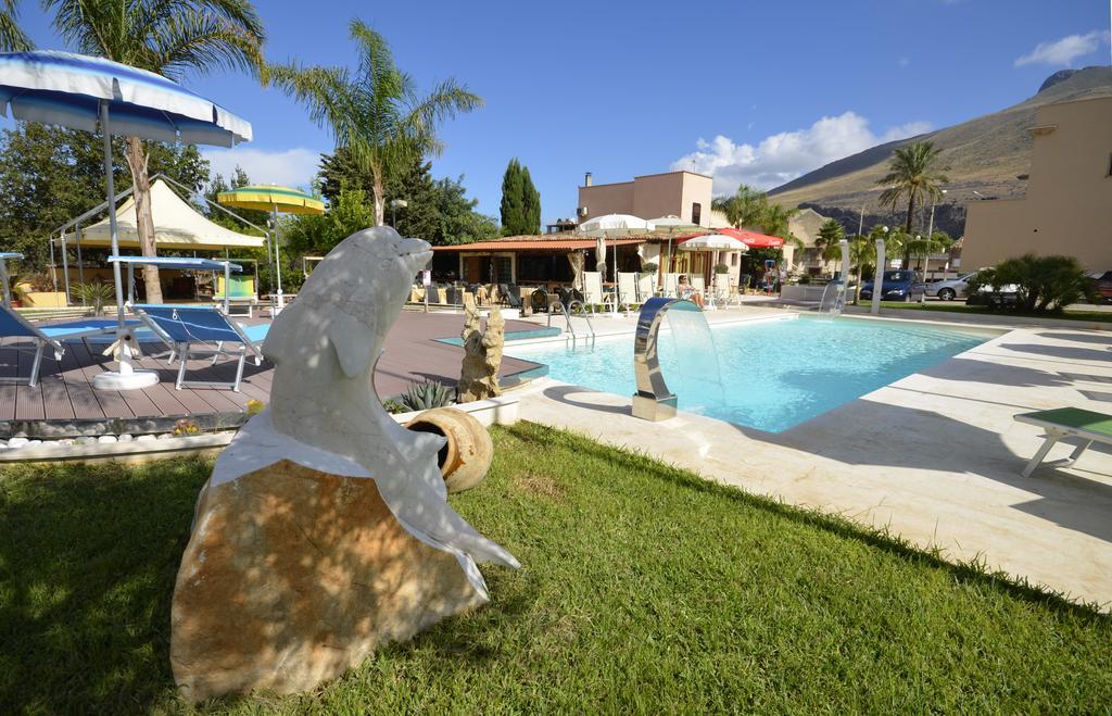 Hotel Oasi Da Paolo カステッルッツォ エクステリア 写真
