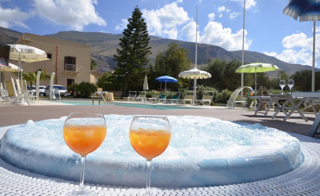 Hotel Oasi Da Paolo カステッルッツォ エクステリア 写真