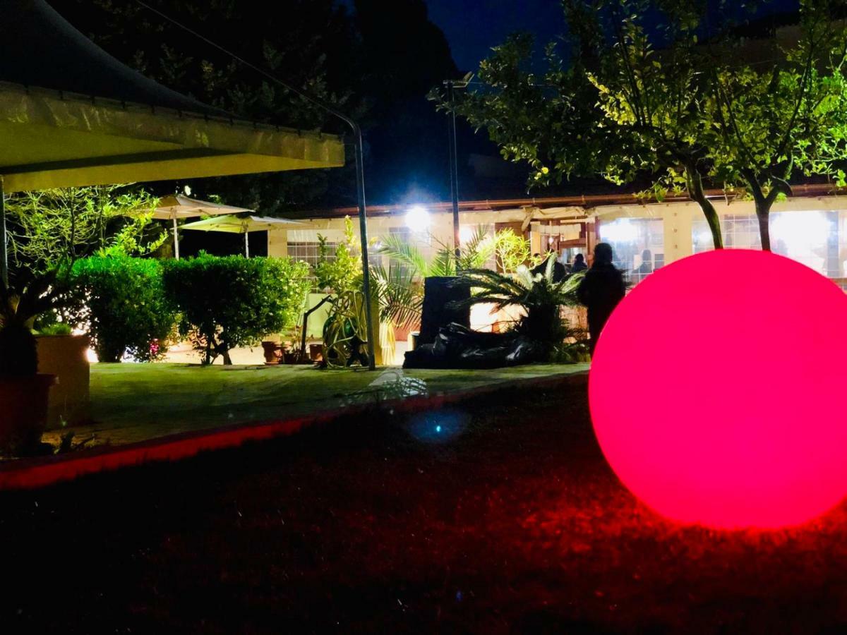 Hotel Oasi Da Paolo カステッルッツォ エクステリア 写真