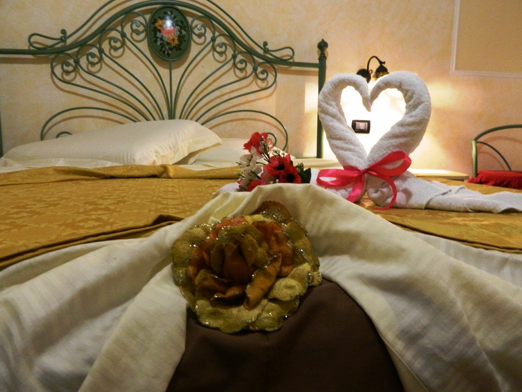 Hotel Oasi Da Paolo カステッルッツォ エクステリア 写真