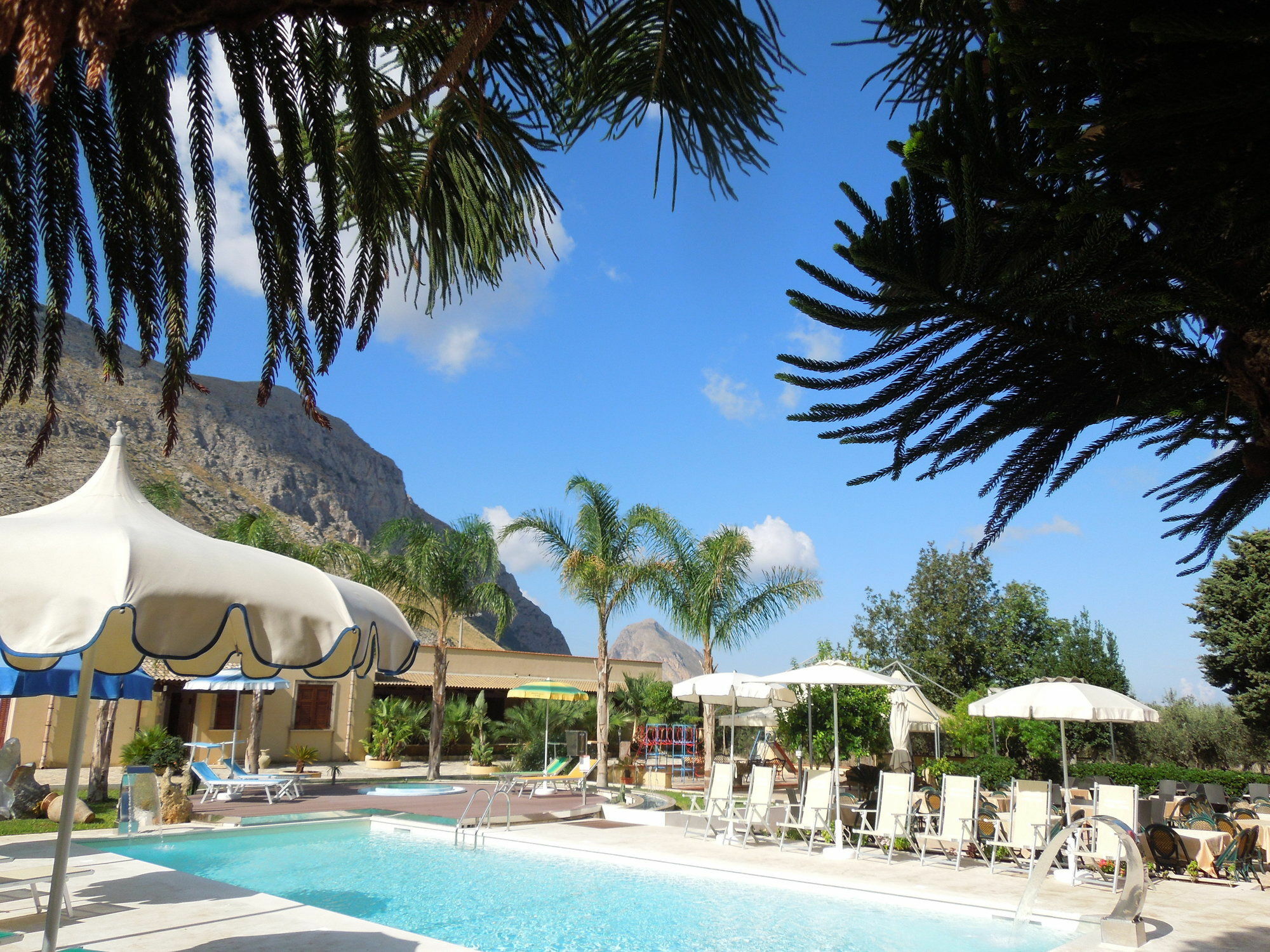 Hotel Oasi Da Paolo カステッルッツォ エクステリア 写真